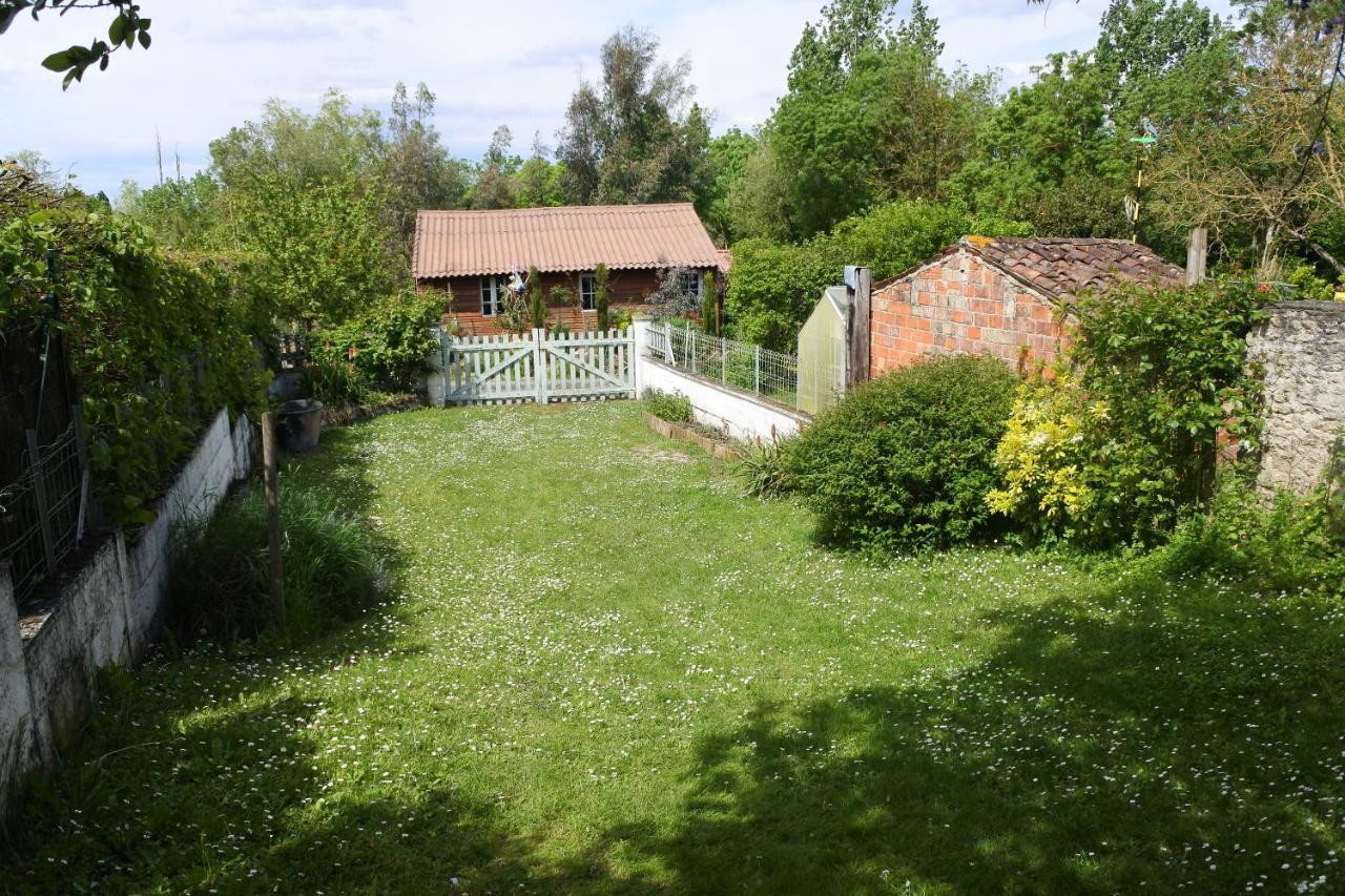 Maison De Village Spacieuse Et Confortable Le Gue-de-Velluire Exterior photo